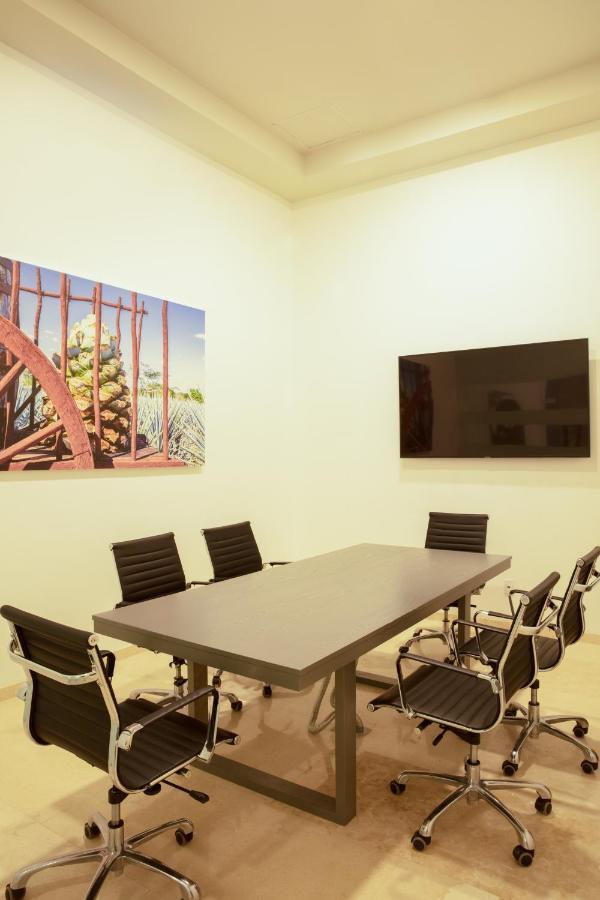 Fiesta Inn Guadalajara Aeropuerto Las Pintas 外观 照片